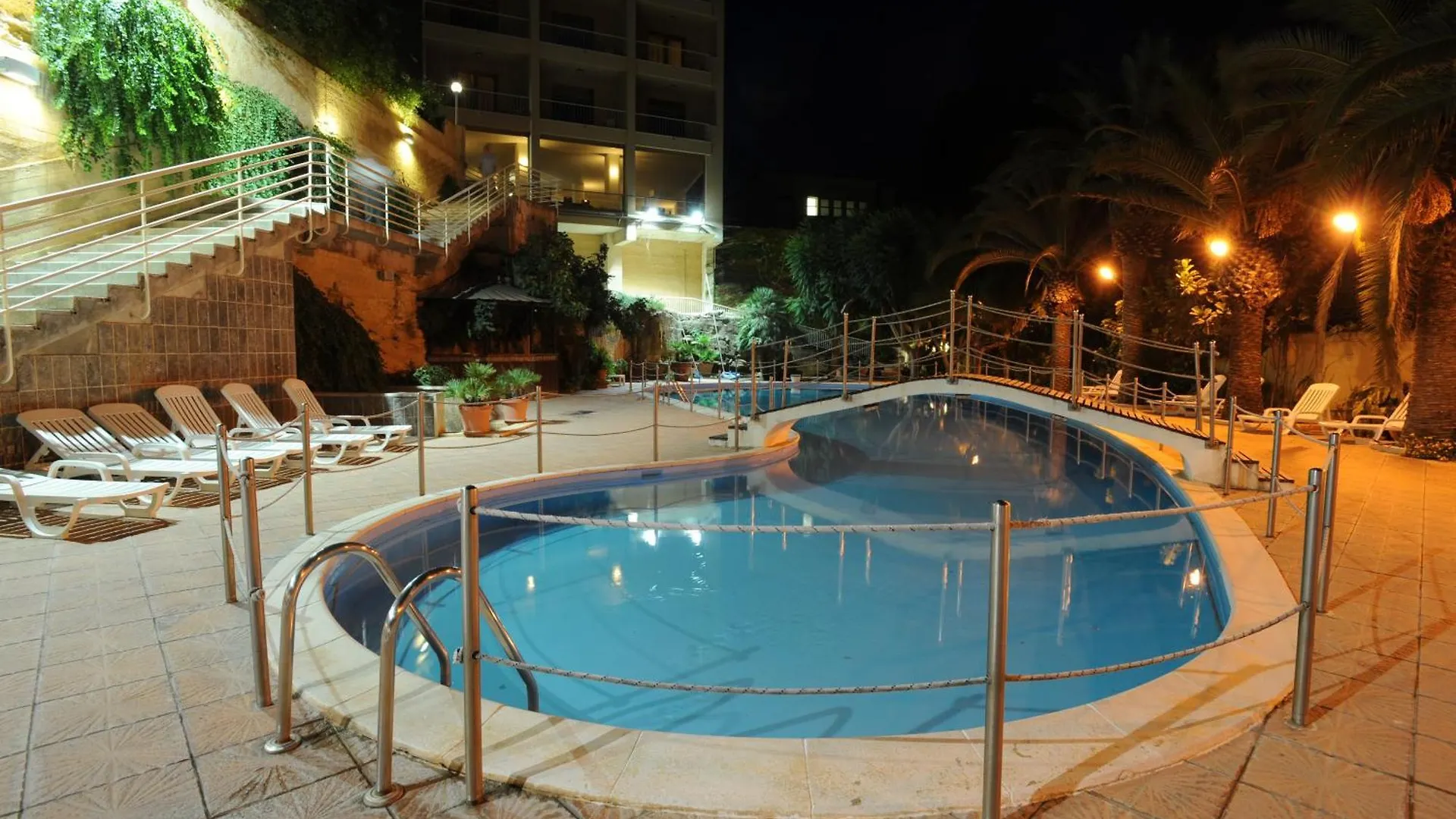 Hotel President contacts